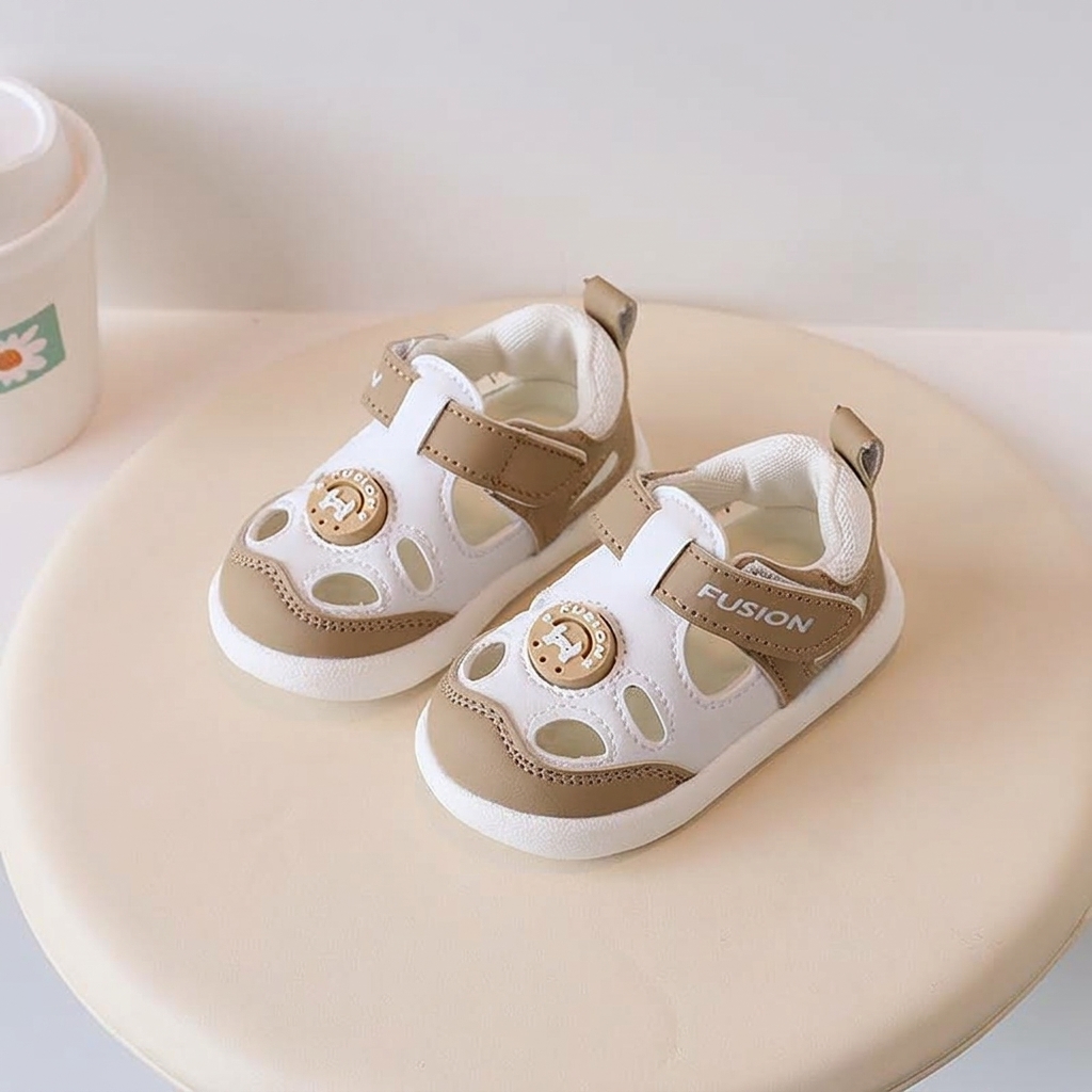 Toddler "FUSION" Closed-Toe Leather Walking Sandals